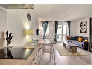 SAINTE-MAXIME - CENTRE VILLE - STUDIO BON ETAT - 31M² - BALCON - ASCENSEUR - CAVE