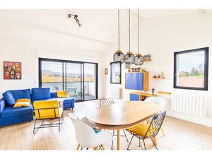 Esprit maison au charme contemporain.