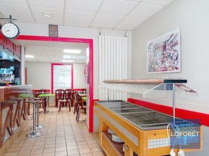 Local commercial +appartement+ place de parking