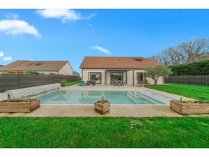 Maison contemporaine de plain-pied à vendre à Chatenoy en Bresse - 4 chambres  piscine et 