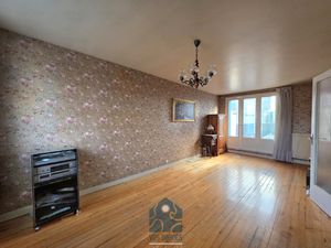 Maison 7 pièces avec terrasse  garage et atelier