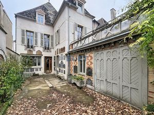 Hôtel particulier fin XIXème au coeur de Dijon : un bien clas