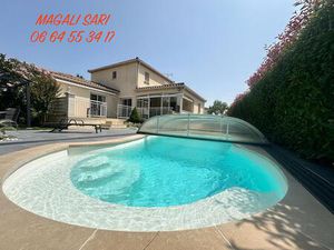 Villa Saint Hilaire De Brethmas 6 pièce(s) 158 m2 + Piscine