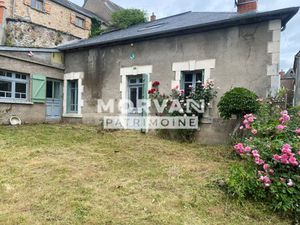 JOLIE MAISON DE VILLAGE 140 m2 AVEC JARDIN 522 m2 - DEPENDANCES 123 m2 - 45000 €