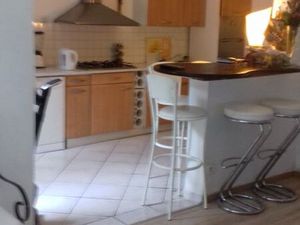 Loue grand studio avec jardin