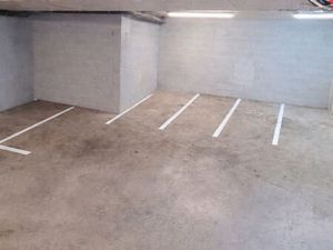 Box de Stockage fermé privatif à Louer et / ou Garage moto ou vélo – Ultra centre-ville de