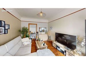 Location maison de ville avec 2 chambres et un garage