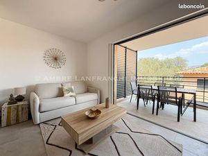 Appartement 45m2  centre Porto vecchio  deux pièces  4 couchages terasse 11m2+ garage ferm