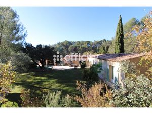 Maison 8 pièces - 238 m²