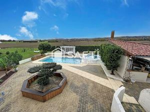 Bâtisse de caractère rénovée