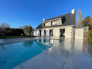 Maison traditionnelle  entièrement rénovée  172 M2