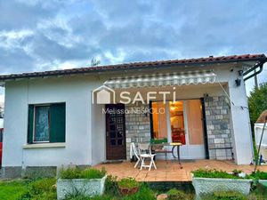 A la campagne  maison de 90m2 au charme d'antan  offrant 3 chambres et vaste jardin