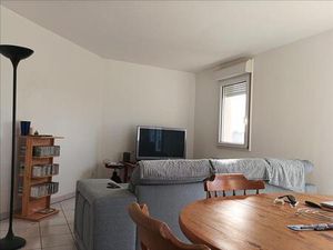Appartement - 2ème étage - 65 04 m2 - 3 pièces - Non meublé