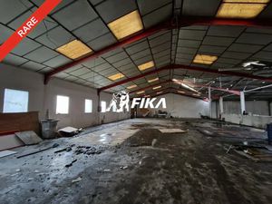 LOCAL D'ACTIVITE A VENDRE