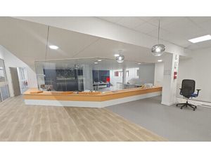 Local commercial plus de 500m²