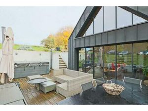 Spacieuse longère rénovée avec piscine à La Bazoge