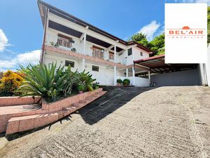 SAINTE LUCE MAISON F6 DE 238 M2