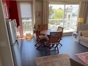 LA BAULE-HYPER-CENTRE-APPARTEMENT T2 DE 38M2-AVANT DERNIER ETAGE-BALCON-PARKING FERMÉ-CAVE