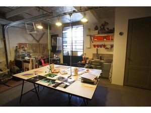 Local 36 m² avec vitrine  cave  Bordeaux Nansouty