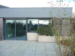 Propriété équestre rare : maison rénovée  lumineuse et 2 HA