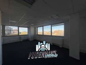 Bureaux Vide 717 m²