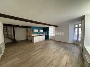 Charmante maison de bourg T4 - 82 m² - SAINT-AMAND-SUR-SÈVRE