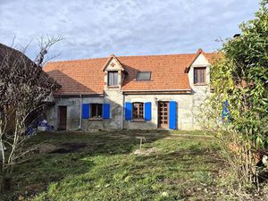 Maison 6 pièces avec dépendances et terrain.