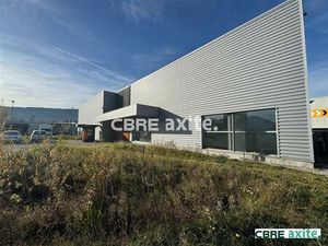 Location commerce CHAMBERY 824 m²