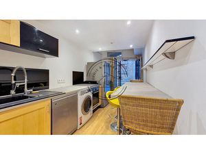 APPARTEMENT ATYPIQUE