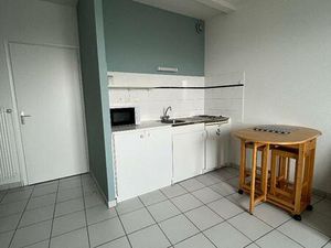 Location Appartement 1 pièce 22m² ST ETIENNE 42000