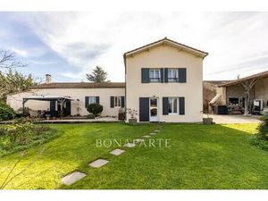 Magnifique propriété en pierre de caractère à seulement 20 minutes des plages océanes