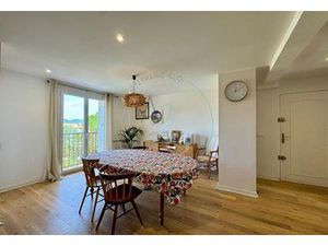 Cogolin - Appartement lumineux rénové - Type 4 avec double exposition et parking