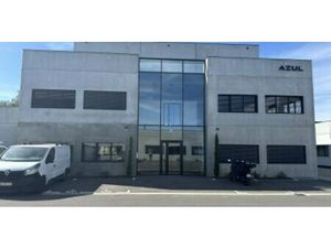 Location Local Professionnel 533m²