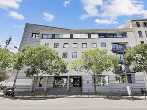 Location Local Professionnel 3 047m²