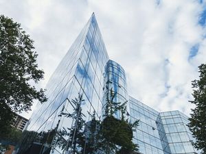 Location Local Professionnel 1 925m²