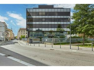 Location Local Professionnel 170m²