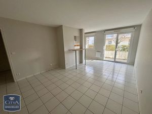 Appartement à louer 2 pièces 47.45 m² - Cholet (49) - 620€