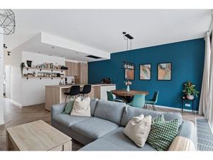 Ruim en recent 2 slaapkamer appartement te koop op 'den Dam'!