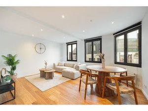 Recent gerenoveerd hoekappartement