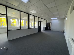 Location Local Professionnel 128m² BARBEZIEUX ST HILAIRE 16300