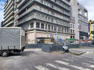 Local de 53m2 + zone de livraison de 24m2 à louer sur Paris 13e