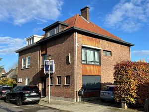 Ruime halfopen bebouwing met 4 slaapkamers en 2 badkamers aan de groene parken van Hoboken