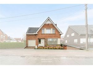 Karaktervolle woning met 3 slaapkamers  inpandige garage en tuin