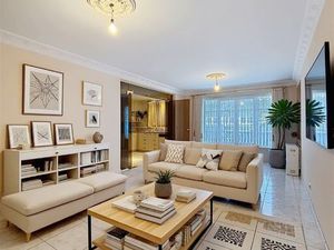 Ruim gelijkvloers appartement met topligging in Oostende