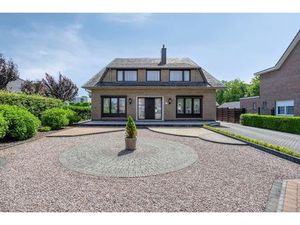 Vrijstaande woning met 4 slaapkamers  ruime tuin en garage op een riant perceel van 9a99ca