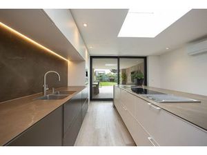 Stijlvol gerenoveerde woning in het hart van ’s-Gravenwezel – 4 slp – 4 badkamers ​​​​​​​