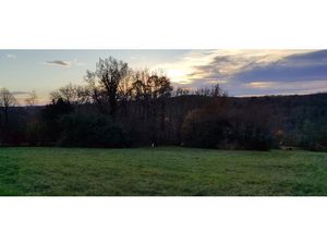 Lanquais beau terrain à bâtir de 2 131 m² borné  CU ok  viabili