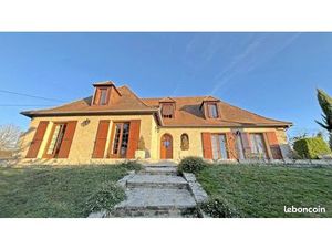 Propriété 11 pièces 203 m²