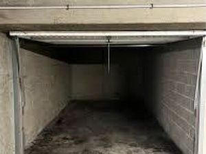 Box parking garage résidence MONRABEAU