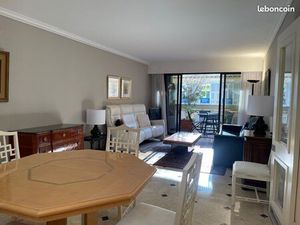 Grand et beau 2 pièces carré d’or à Nice